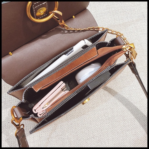 NEW ELLA O Ring Chain Buckle Crossbody - Picture 4 of 4